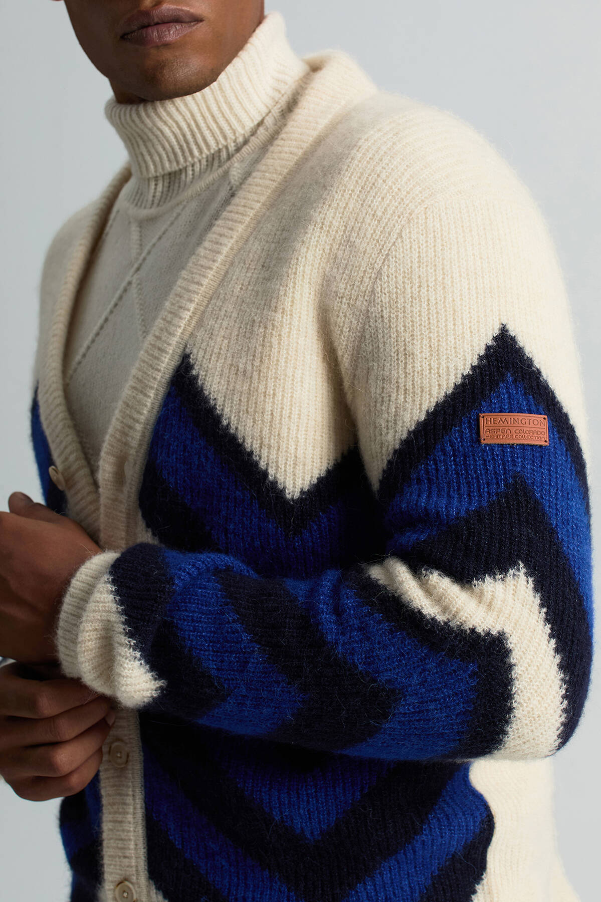 Alpaka Yün Kaşmir Karışım Zigzag Desen Bej Lacivert Düğmeli Hırka