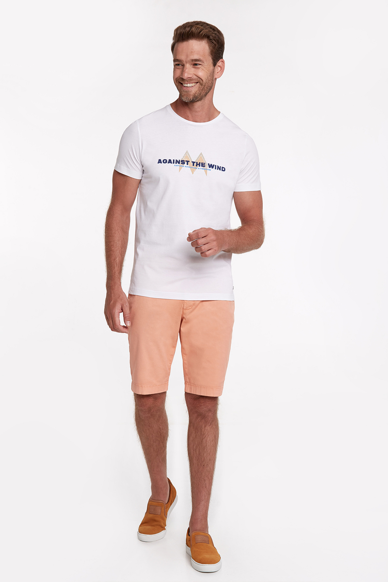 Hemington Baskı Logolu Kırık Beyaz Bisiklet Yaka T-Shirt. 2 Hemington Baskı Logolu Kırık Beyaz Bisiklet Yaka T-Shirt. 2