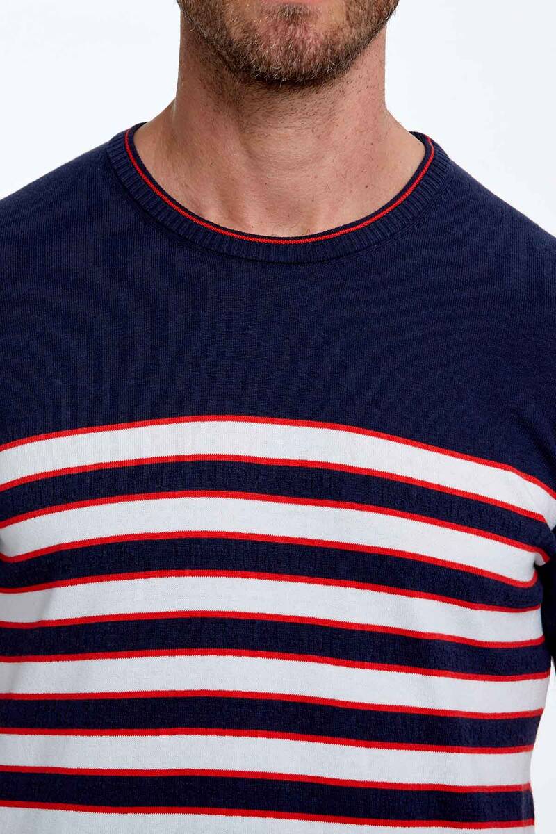 Hemington Beyaz Çizgi Desenli Bisiklet Yaka Lacivert Triko T-Shirt. 6 Hemington Beyaz Çizgi Desenli Bisiklet Yaka Lacivert Triko T-Shirt. 6