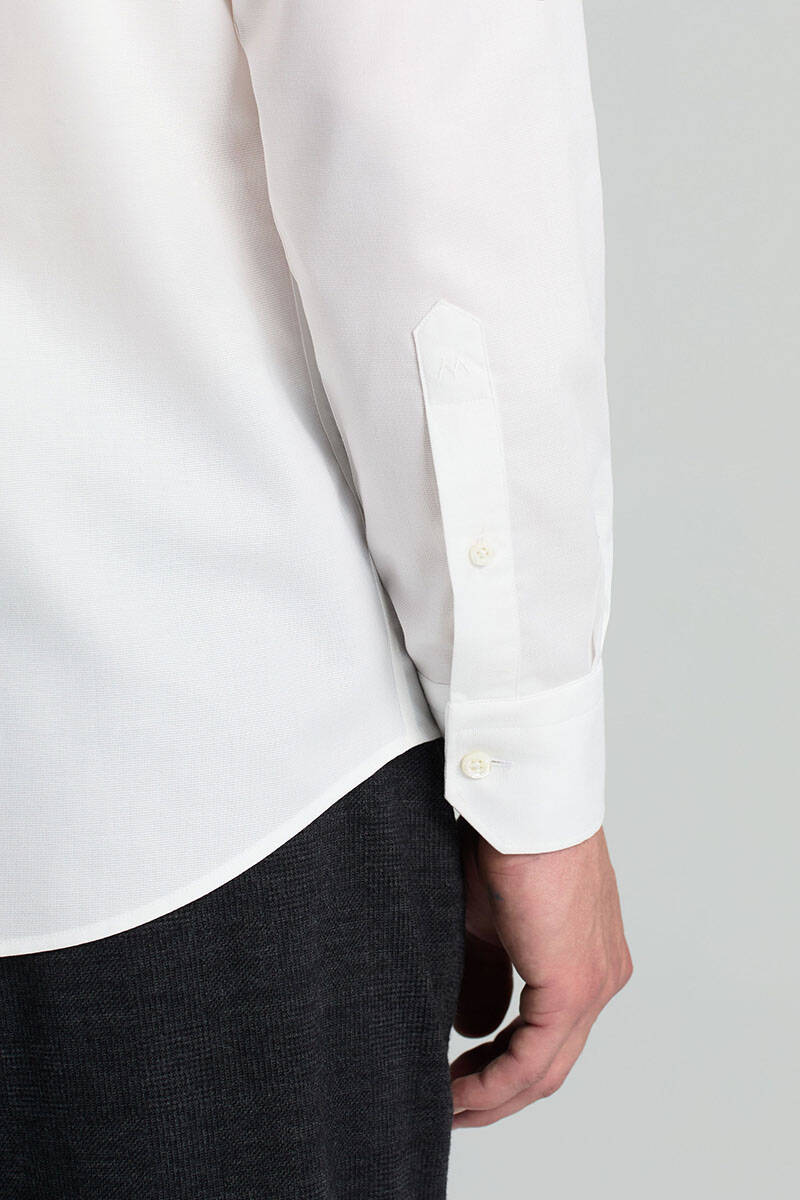 Kuş Gözü Dokulu Non-Iron Business Gizli Düğme Beyaz Gömlek