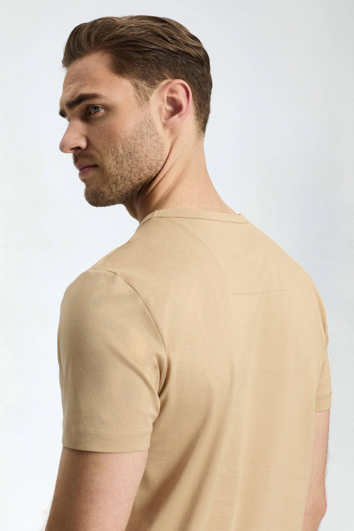 Bisiklet Yaka Kum Rengi T-Shirt