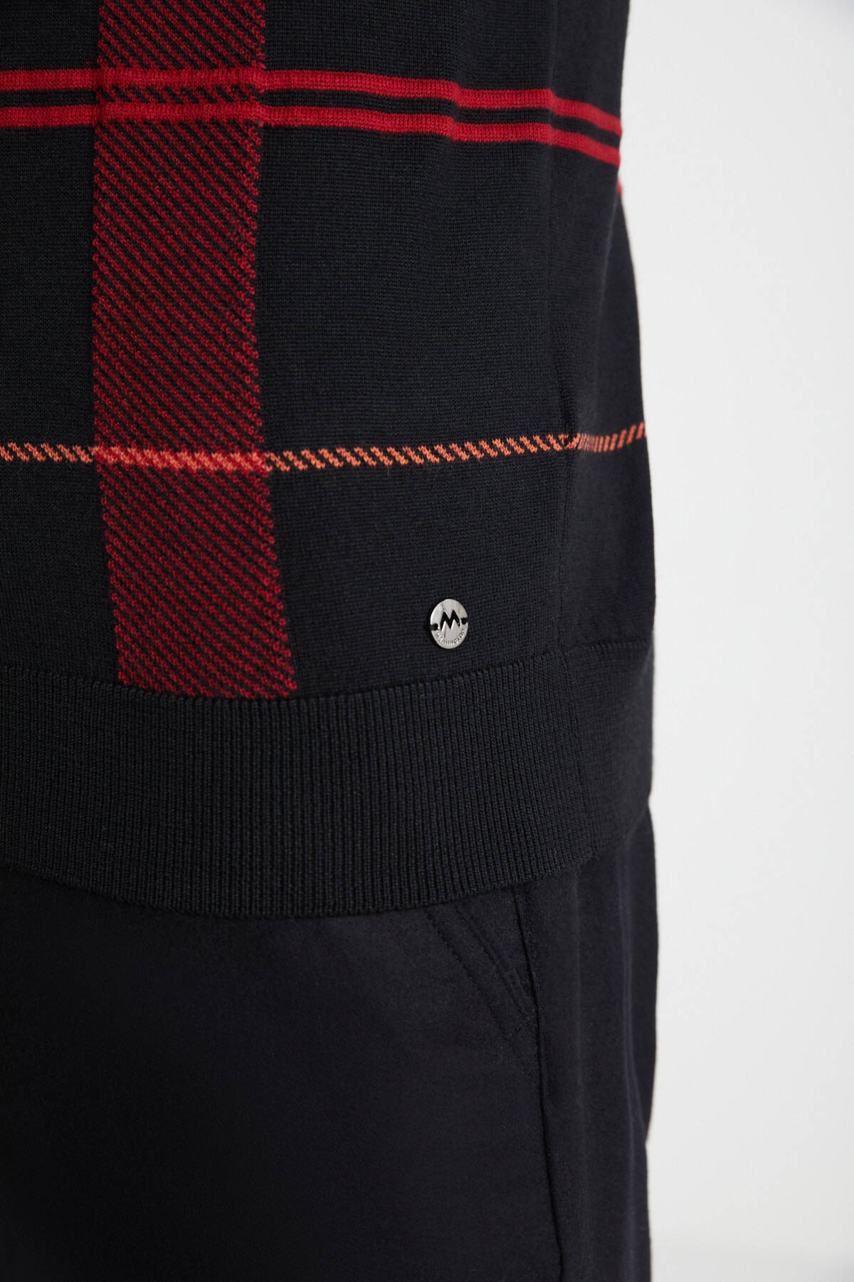 Çizgi Desen Lupetto Yaka Siyah Merino Yün Triko