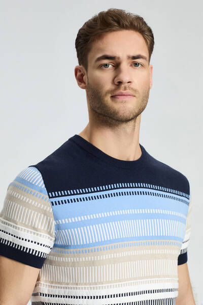 Beyaz-Mavi Desen Bisiklet Yaka Saf Pamuk Triko T-Shirt - Hemington