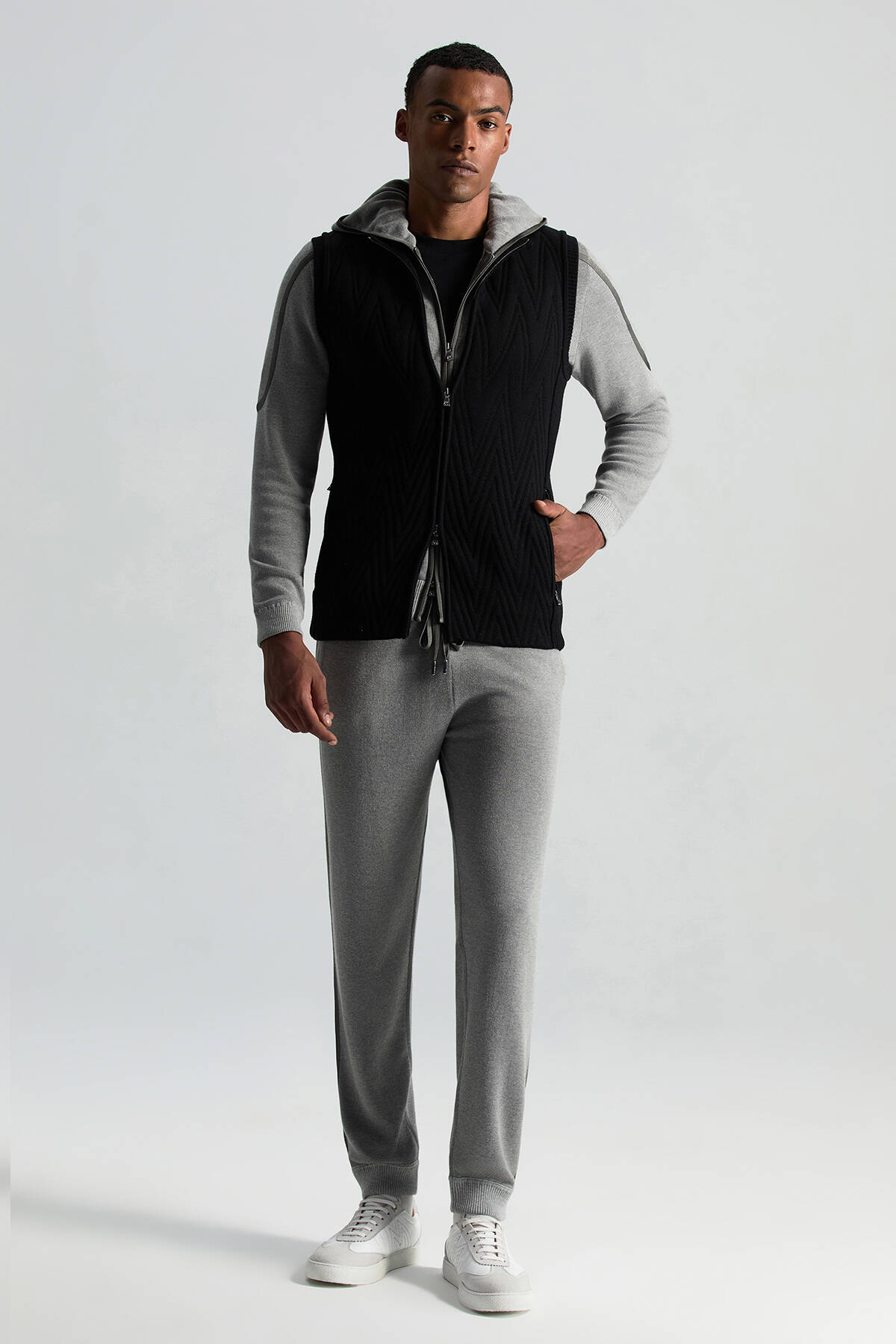 Ekru Activewear Merino Yün Siyah Yelek