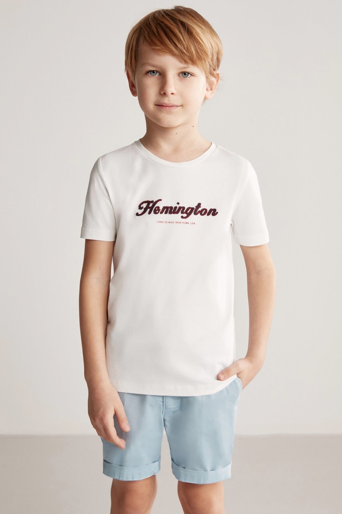 Hemington Logolu Bisiklet Yaka Beyaz Pamuk Çocuk T-Shirt