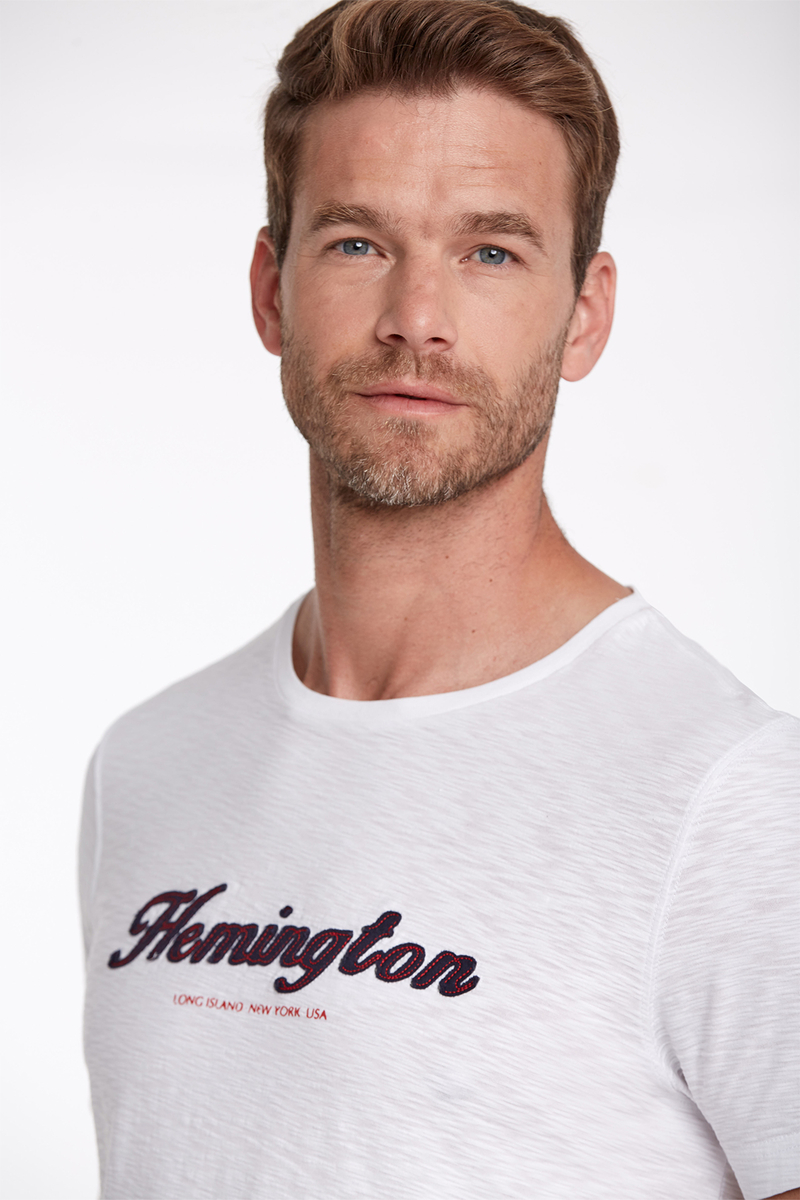 Hemington Logolu Bisiklet Yaka Kırık Beyaz Pamuk T-Shirt. 3