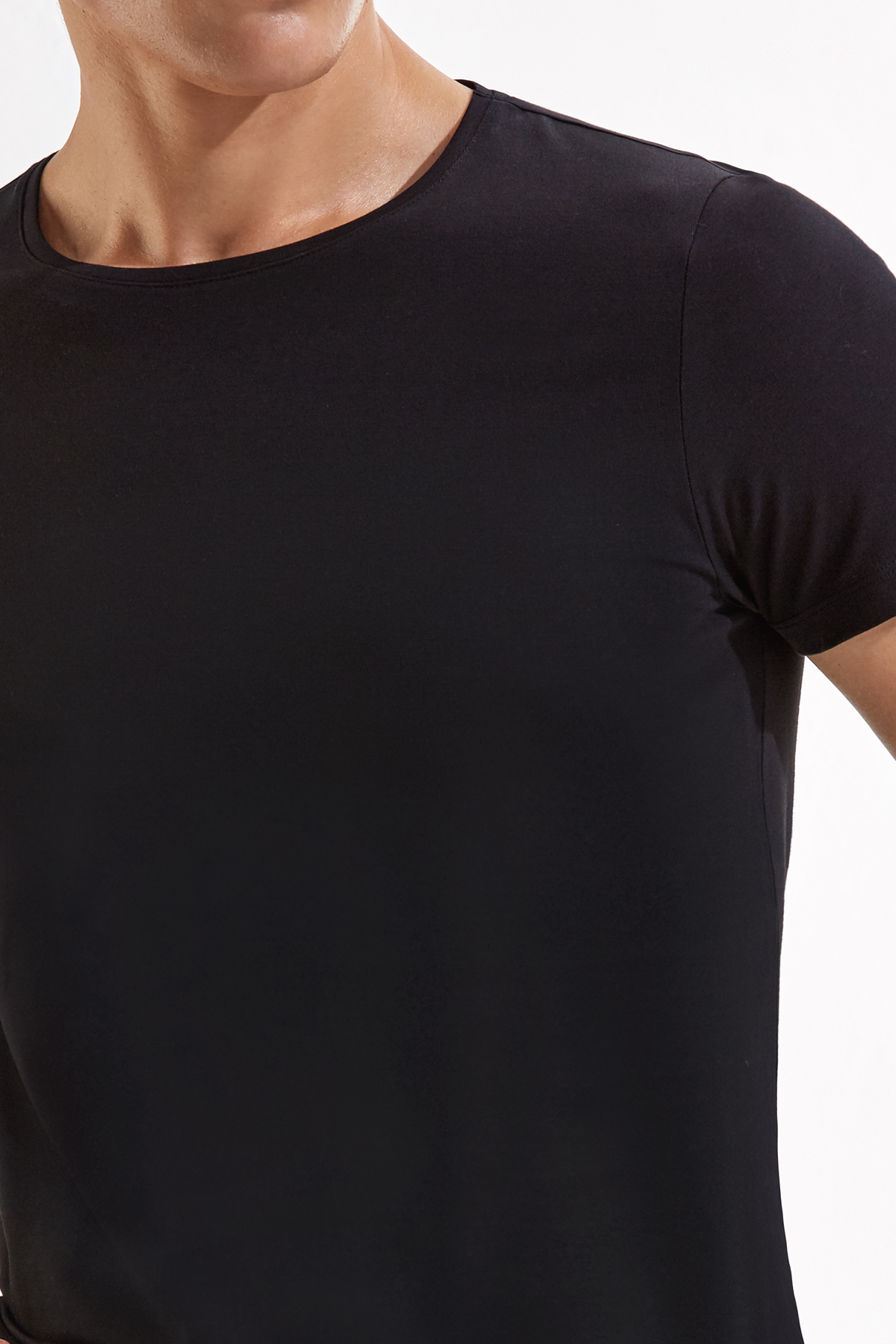 İkili Siyah İç Giyim T-Shirt Seti