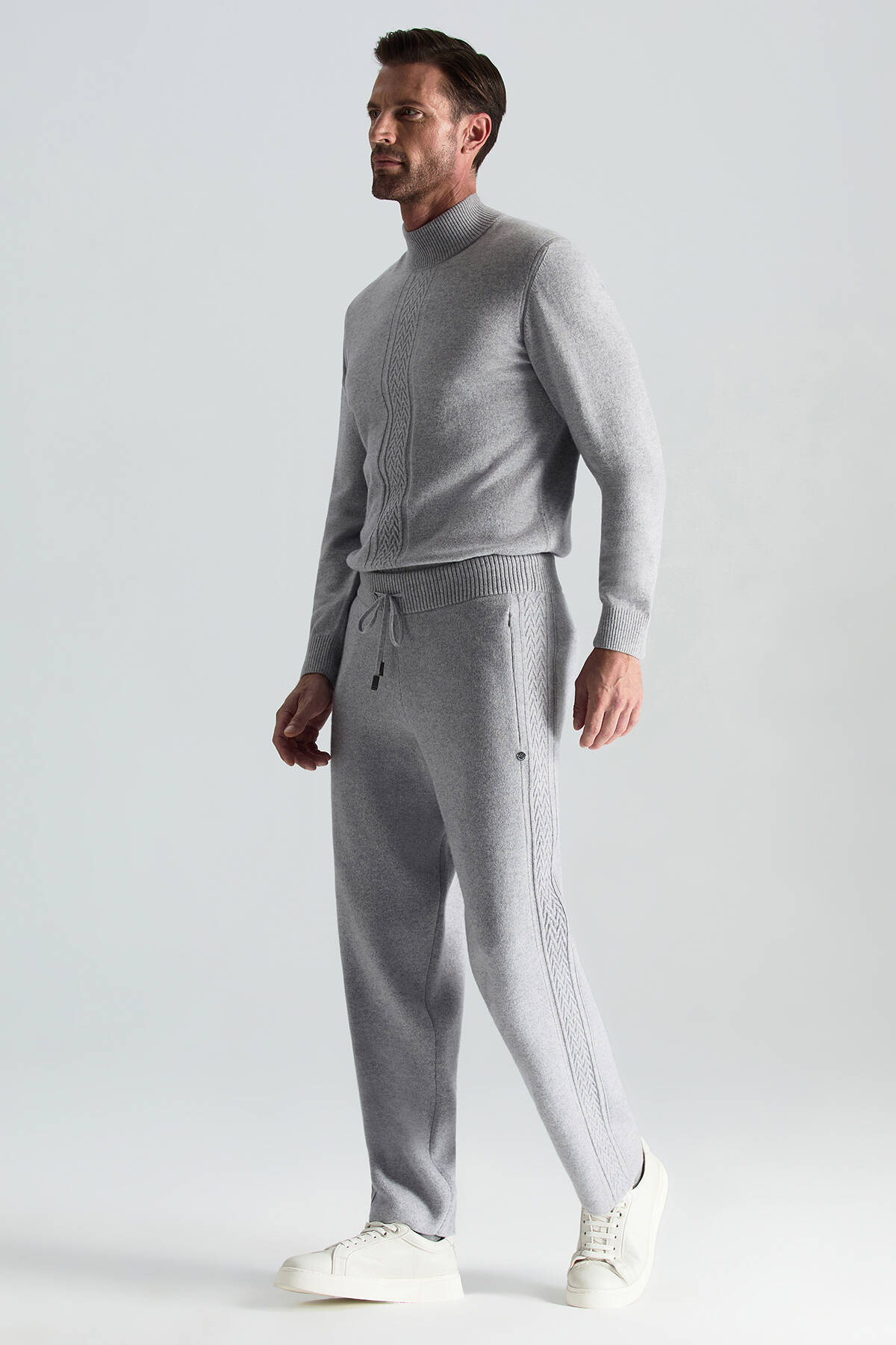 Kaşmir-İpek-Yün Karışım M Desenli Açık Gri Triko Pantolon