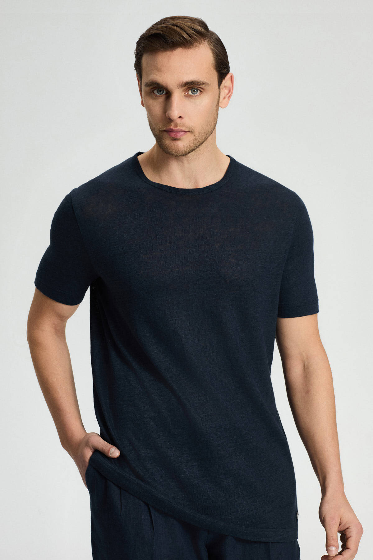 Saf Keten Lacivert Bisiklet Yaka T-Shirt