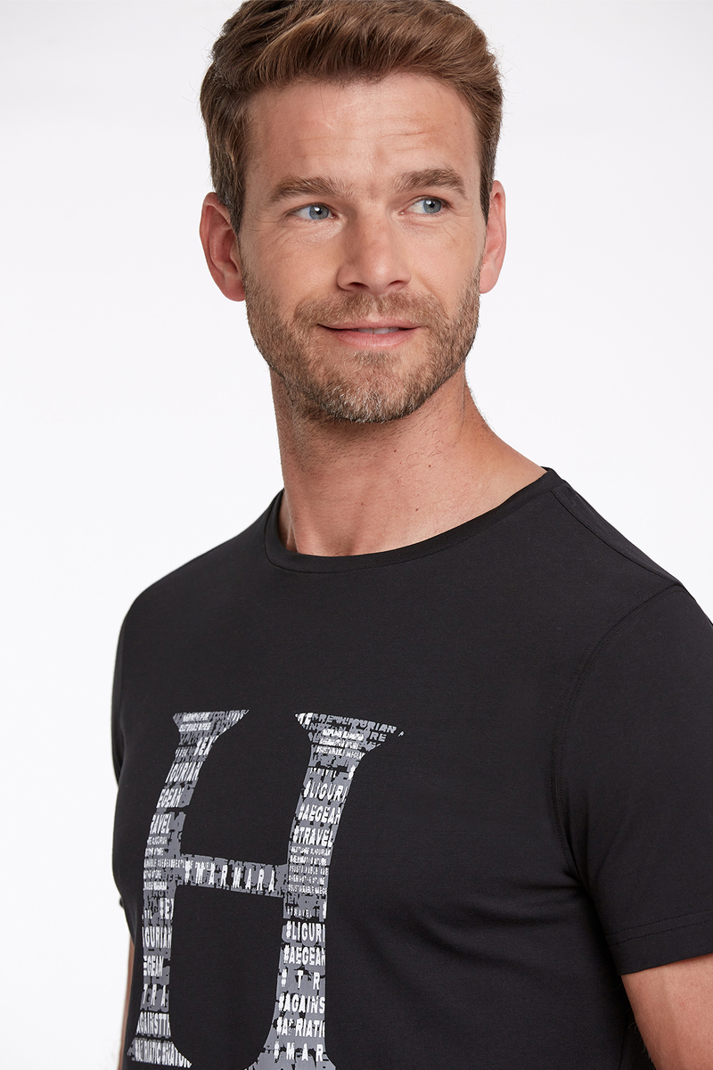 Hemington Logo Baskılı Siyah Bisiklet Yaka Pamuk T-Shirt. 1 Hemington Logo Baskılı Siyah Bisiklet Yaka Pamuk T-Shirt. 1