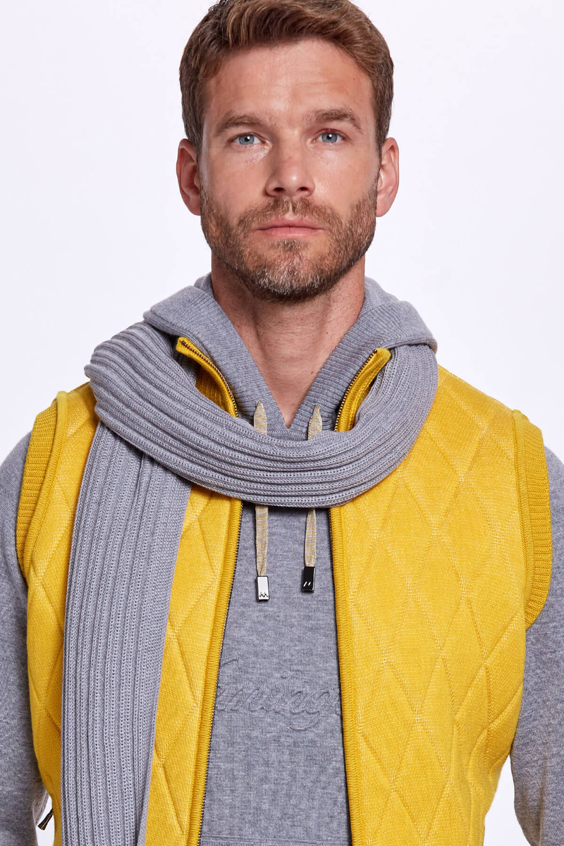 Hemington Merino Yün Açık Gri Atkı. 4 Hemington Merino Yün Açık Gri Atkı. 4