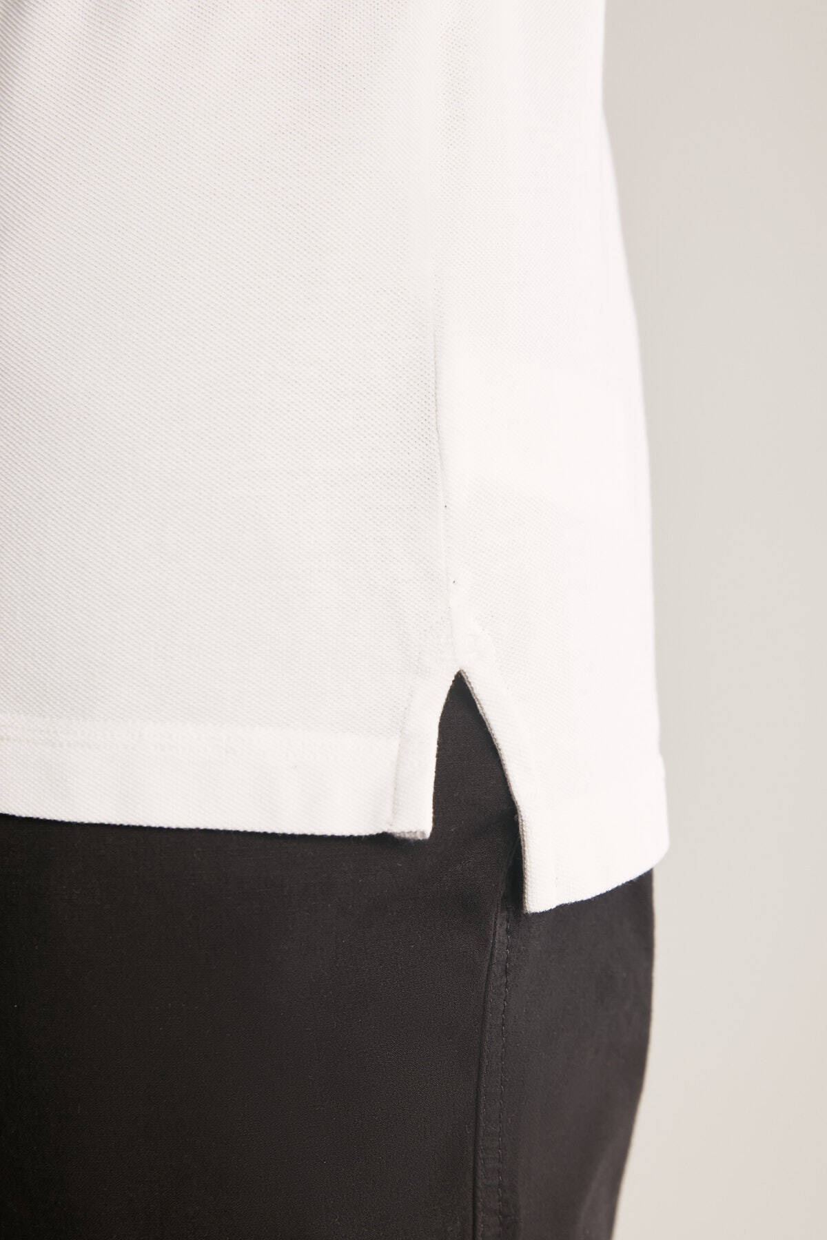 Vintage Görünümlü Kırık Beyaz Polo Yaka T-Shirt
