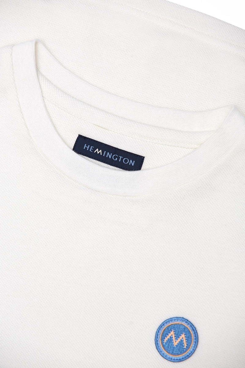 Hemington Nakış Logolu Pike Örgü Bisiklet Yaka Kırık Beyaz Çocuk T-Shirt. 2 Hemington Nakış Logolu Pike Örgü Bisiklet Yaka Kırık Beyaz Çocuk T-Shirt. 2