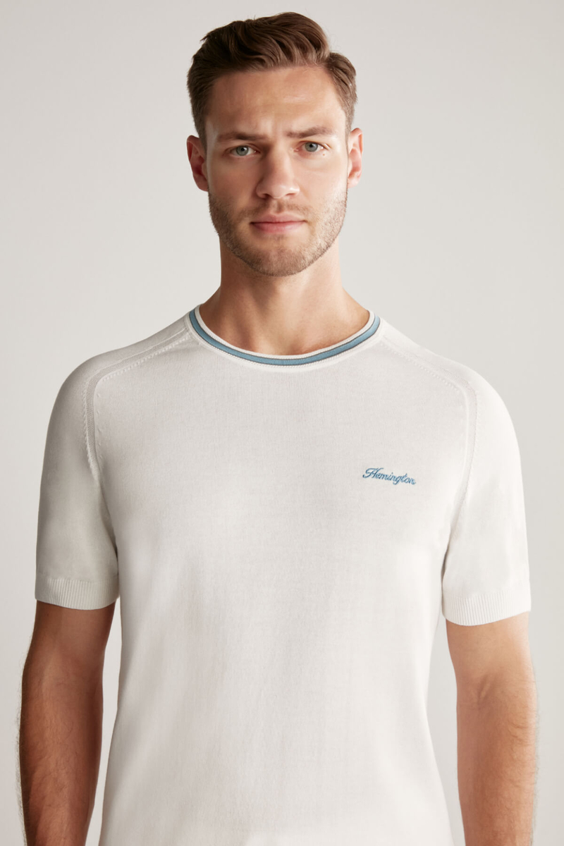 Hemington Nakış Logolu Yaka Detaylı Beyaz Triko T-Shirt. 1