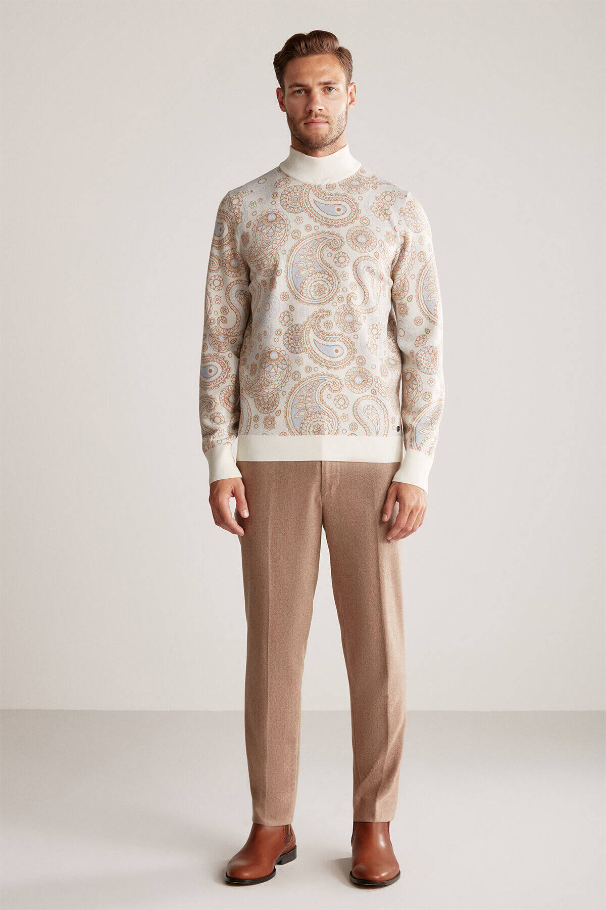 Paisley Desen Extrafine Merino Lupetto Yaka Ekru Triko