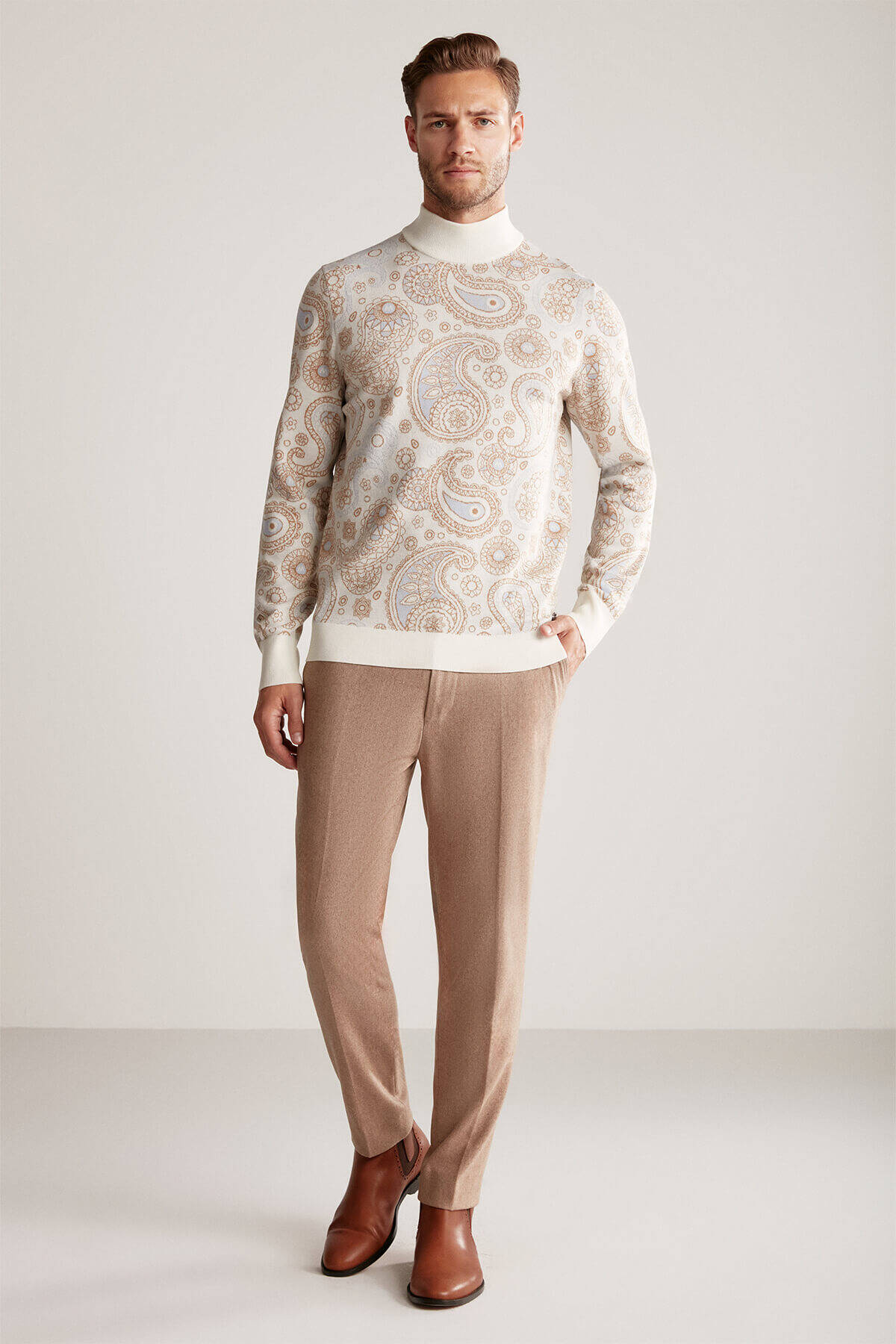 Paisley Desen Extrafine Merino Lupetto Yaka Ekru Triko