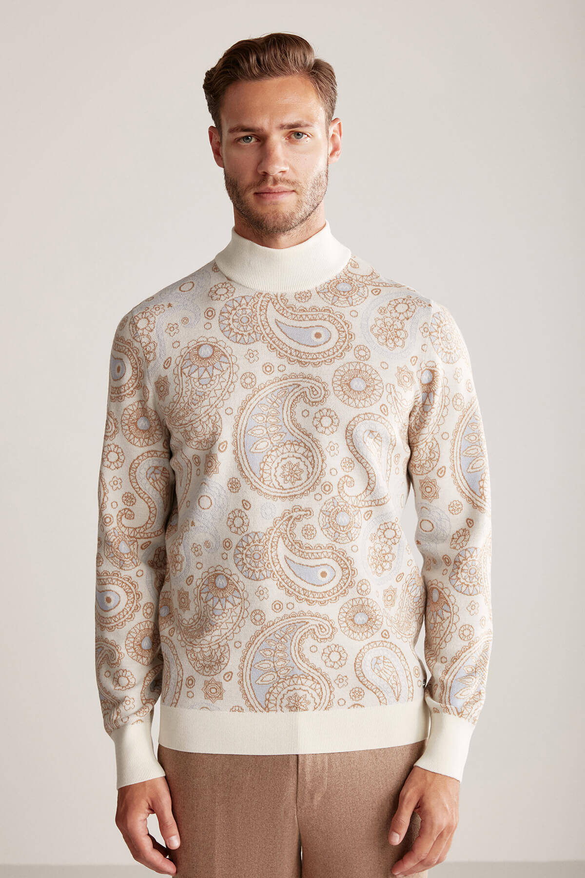 Paisley Desen Extrafine Merino Lupetto Yaka Ekru Triko