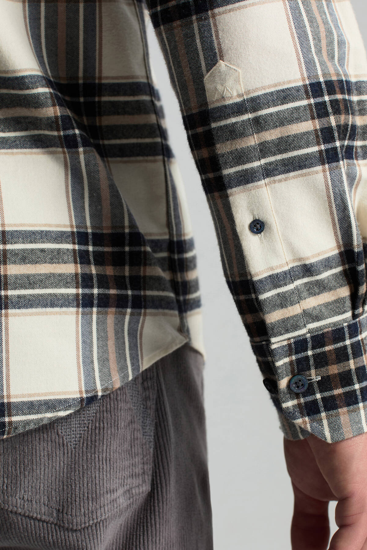 Pamuk Kaşmir Karışım Ekose Desen Beyaz-Lacivert Gömlek