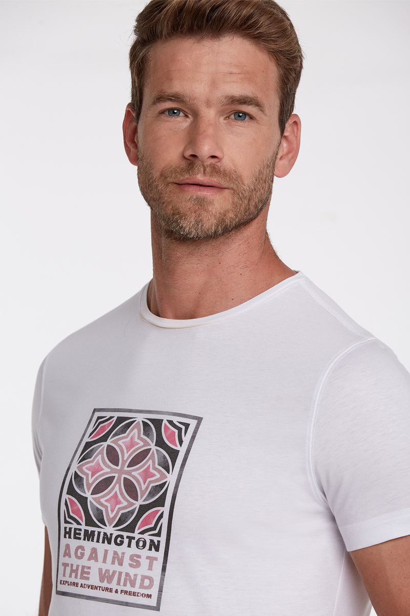 Hemington Pembe Baskılı Bisiklet Yaka Beyaz T-Shirt. 3 Hemington Pembe Baskılı Bisiklet Yaka Beyaz T-Shirt. 3