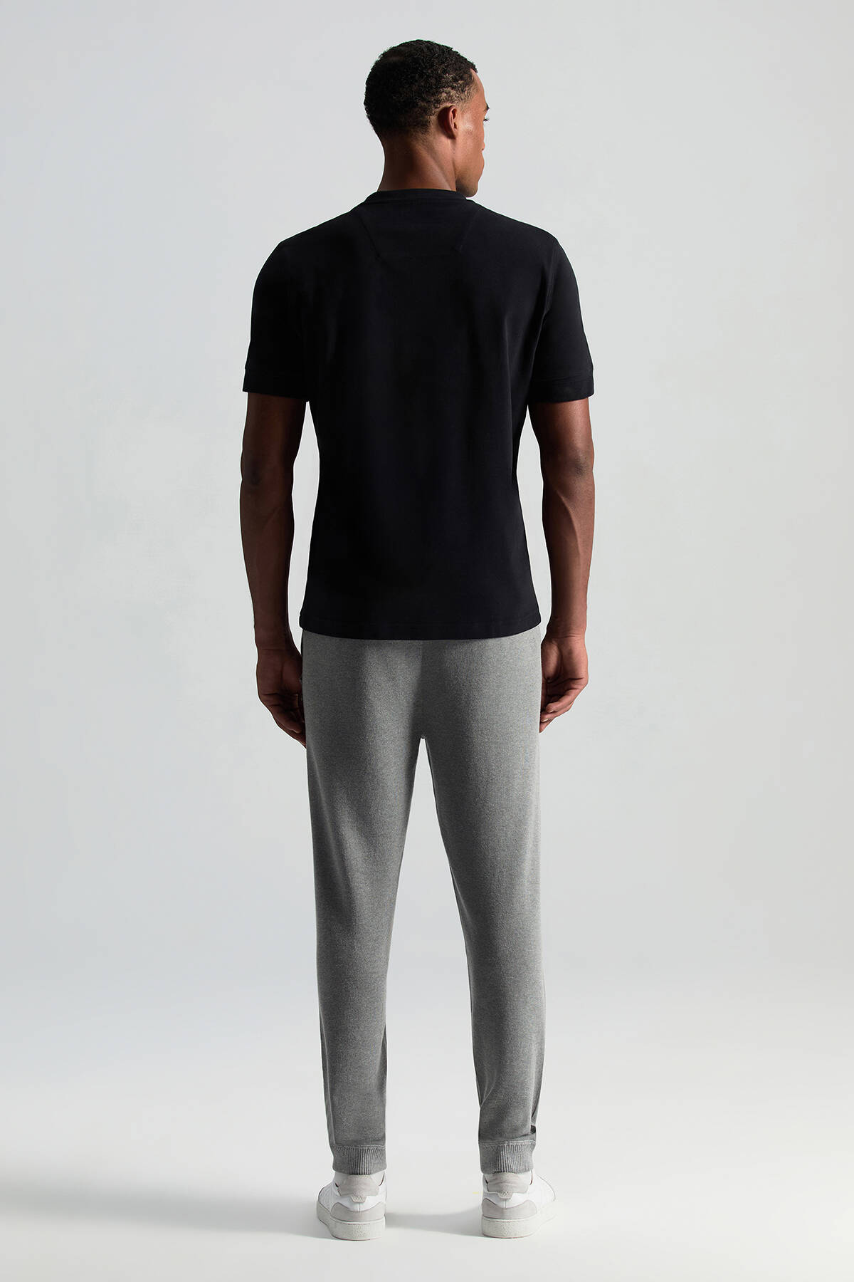 Saf Pamuk Bisiklet Yaka Siyah Basic T-Shirt