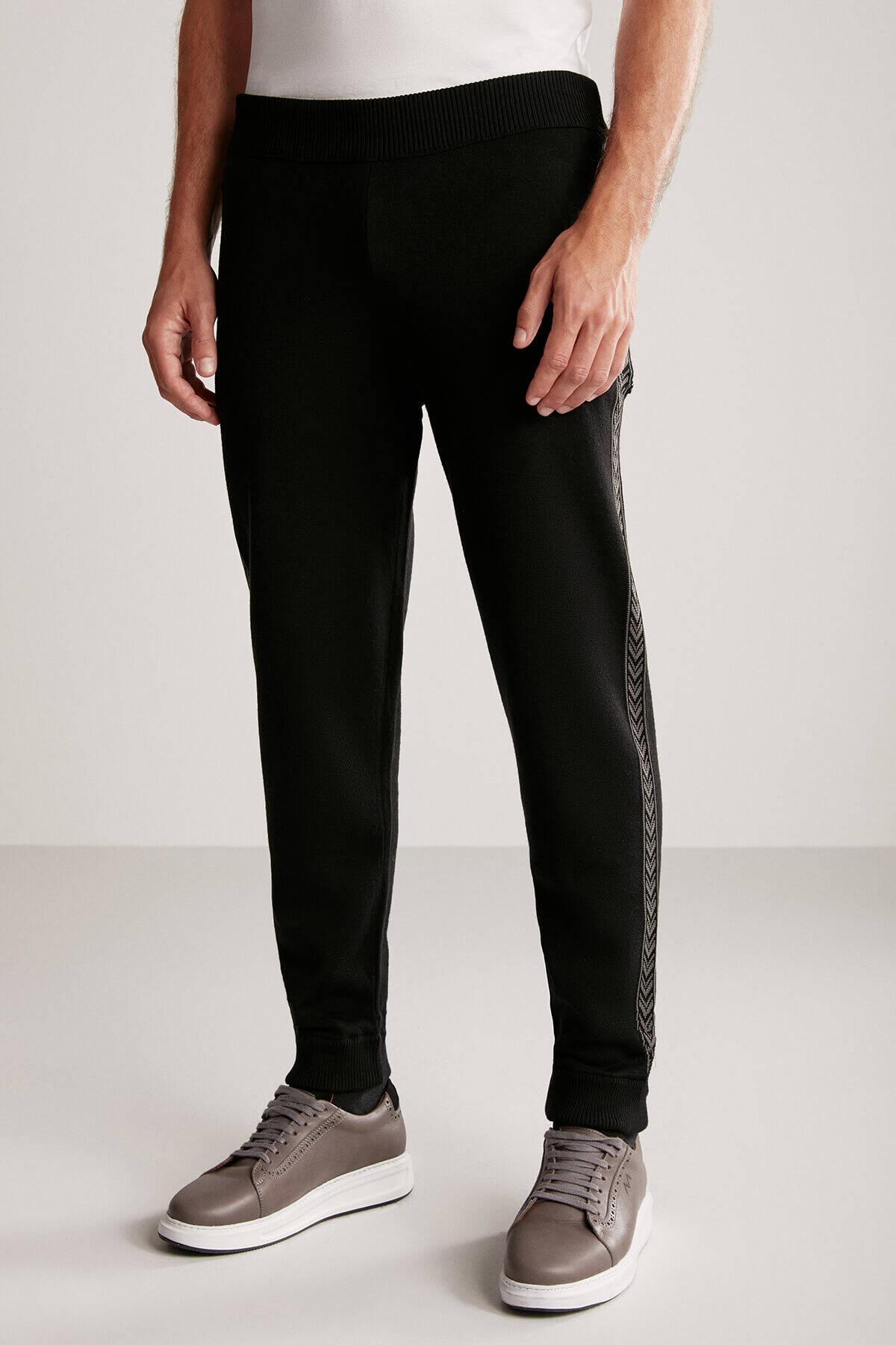 Şerit Detaylı Siyah Merino Yün Spor Triko Pantolon