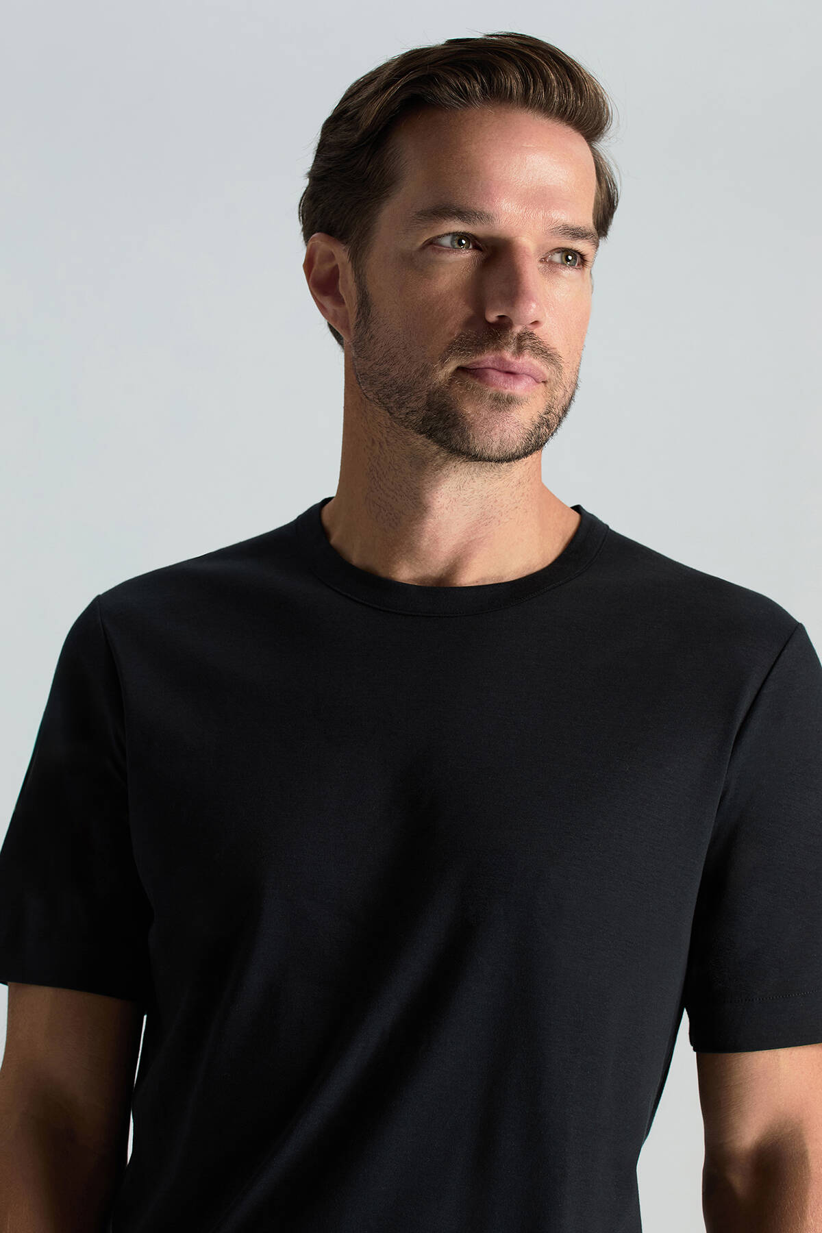 Supima Pamuk Bisiklet Yaka Tencel Siyah T-Shirt