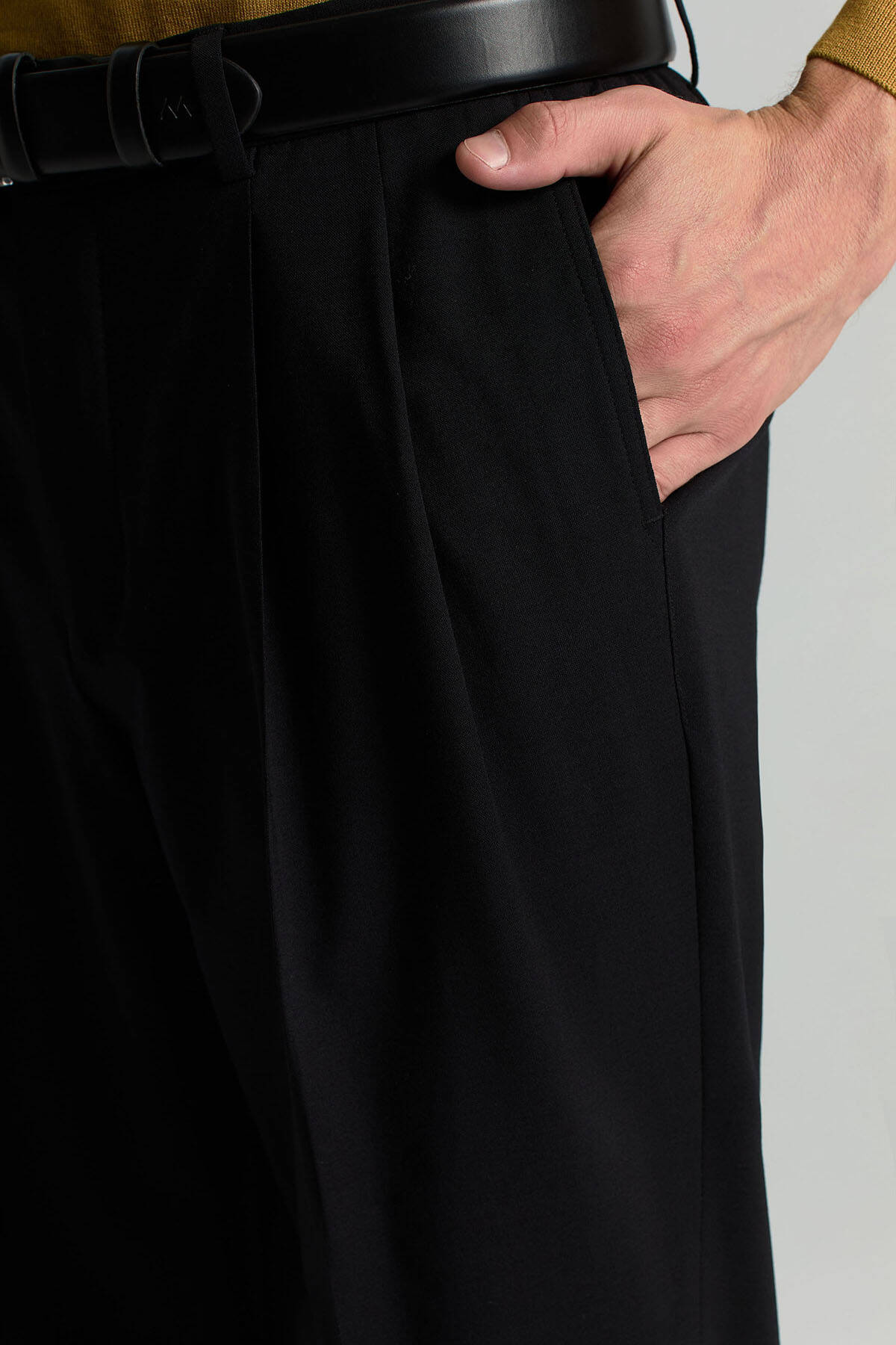 Yün Karışımlı Bağcık Detaylı Siyah Chino Jogger Pantolon